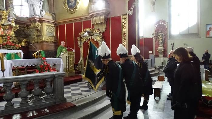 Obraz zawierający ubrania, osoba, miejsce modłów, świątynia

Zawartość wygenerowana przez AI może być niepoprawna.